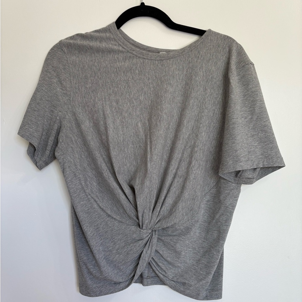 Lulu crescent tee